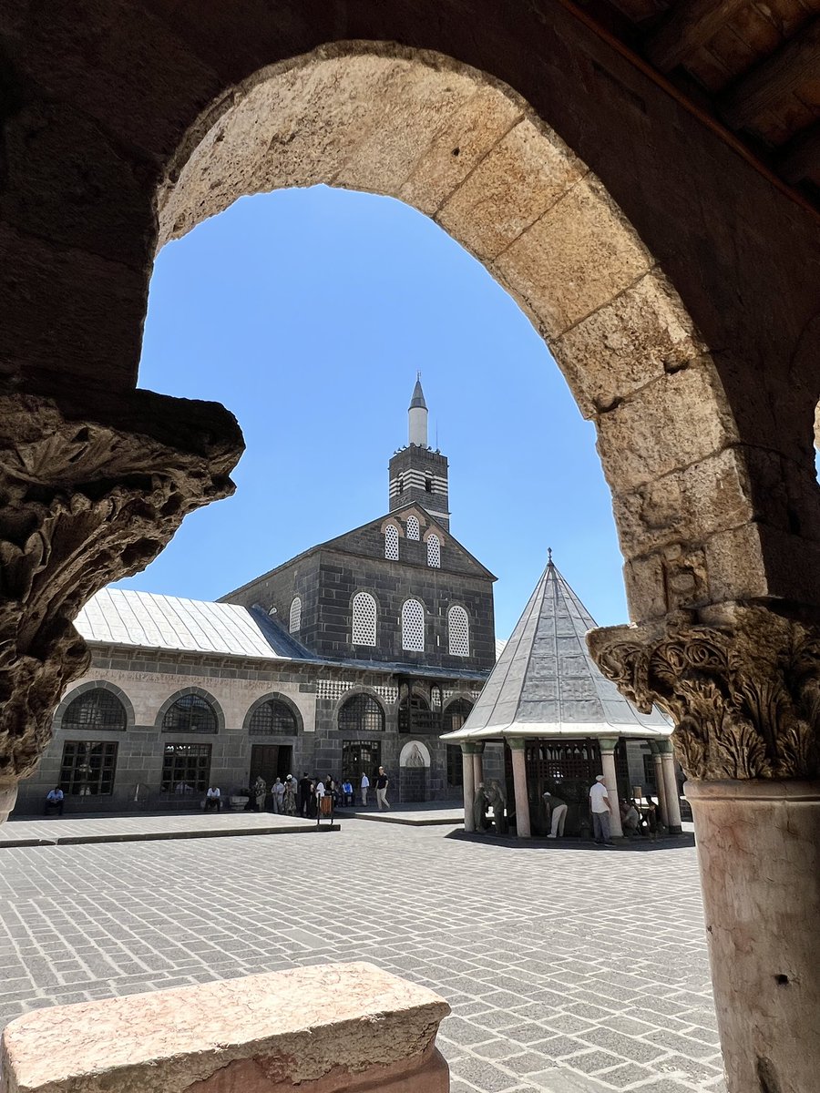 tkucukcan's tweet photo. Diyarbakır Ulu Camii https://t.co/x7maucHvLp