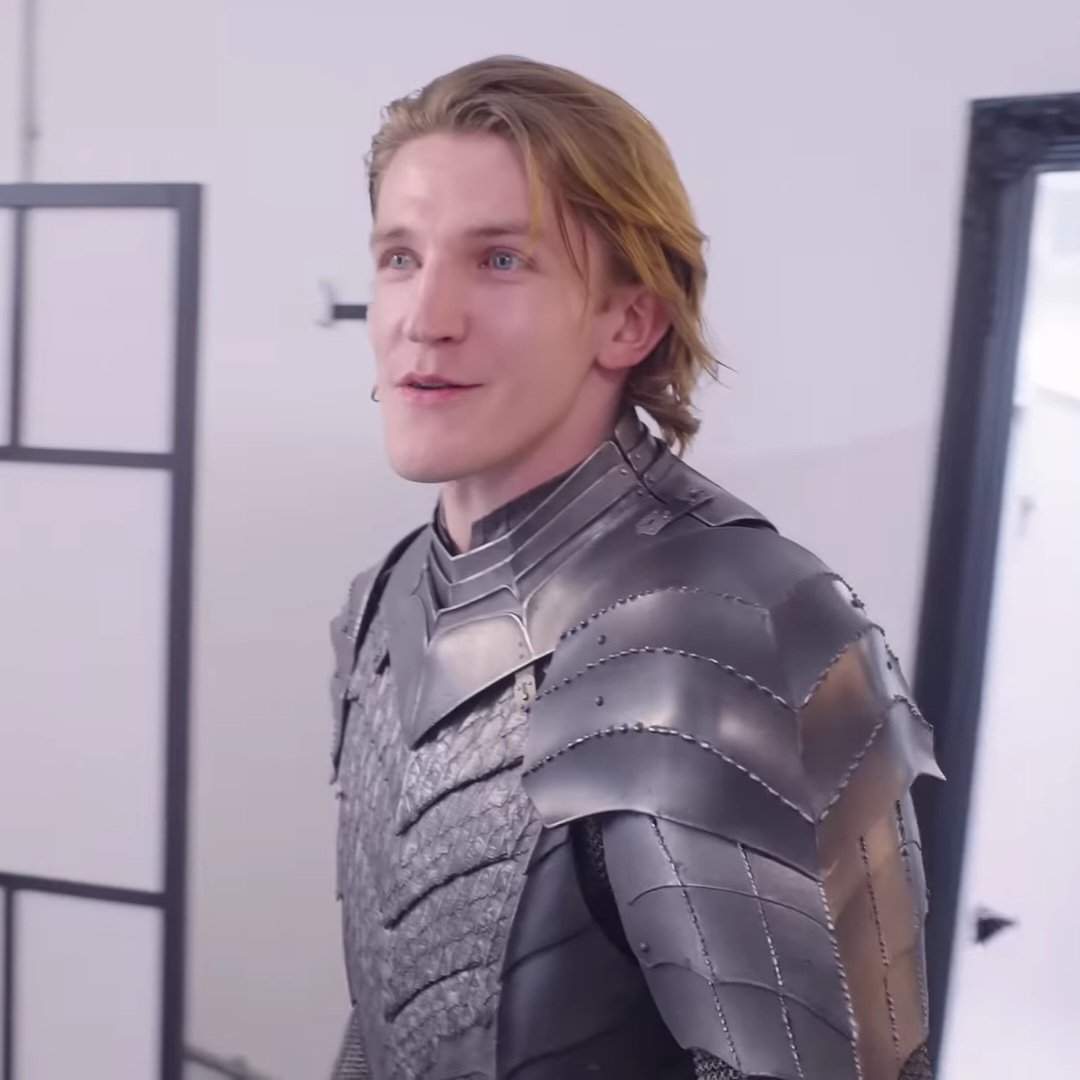 thinkerewan's tweet photo. ewan in aemond’s armor <3 https://t.co/fjt6jdG5MU