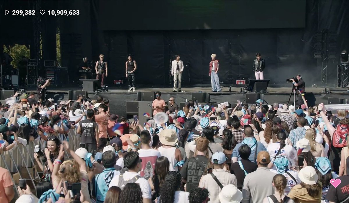 _justjhoaiah2's tweet photo. From performing in front of almost no one to standing on one of the world's biggest festival stages. A dream once distant is now reality. SB19 stood on the Lollapalooza stage, carrying culture, passion, and pride for the Philippines.

There was a time when stages like this felt so far away, almost impossible to reach. But SB19 proved that dreams, no matter how distant, can find their way to the world stage. Seeing you at Lollapalooza feels like watching every sacrifice fall into place.

Every doubt you pushed through, every risk you took, it all led here. From the Philippines to one of the biggest stages in the world, you carried not just your music, but the pride of a nation.

And now, the world is finally listening. This moment isn’t just big, IT’S HISTORIC. From humble beginnings to a world stage, SB19 just made history at Lollapalooza. 

UNLEASH SB19 LOLLAPALOOZA
SB19PALOOZA FESTIVAL
@SB19Official #SB19
#SB19atLollapalooza