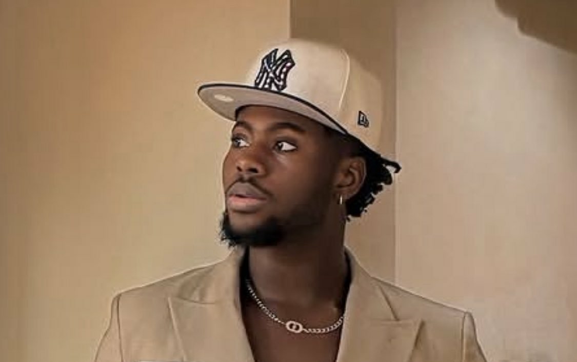 FAsochukwu605's tweet photo. The IT boy of the season 
The buzz 
The trend setter and the most talk about🔥💜
 After you na still you koyinsola 🙌🏽

#KoyinSanusi https://t.co/IHFOrAHY9y