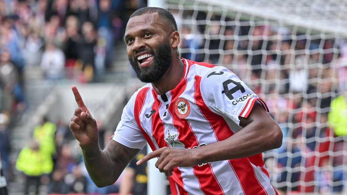 Djfriday12's tweet photo. They laugh at us when we signed Welbeck now they are going in for this guy 😂😂😂😂, Manchester United SMH https://t.co/Xe1HriqRFm