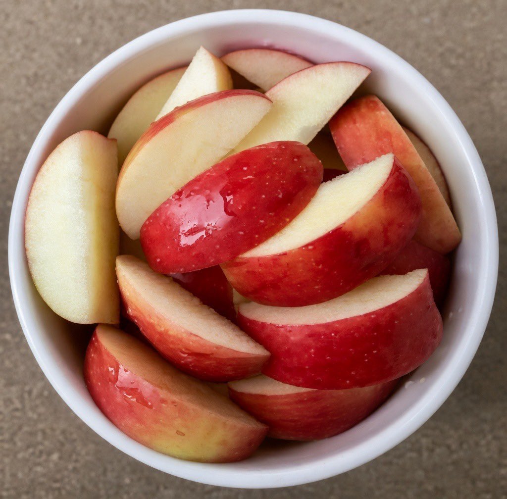 spacefundz's tweet photo. Which of this Fruits do you Enjoy the most ? 

        Pineapple.       or                Apples https://t.co/VX1HNSpGYO
