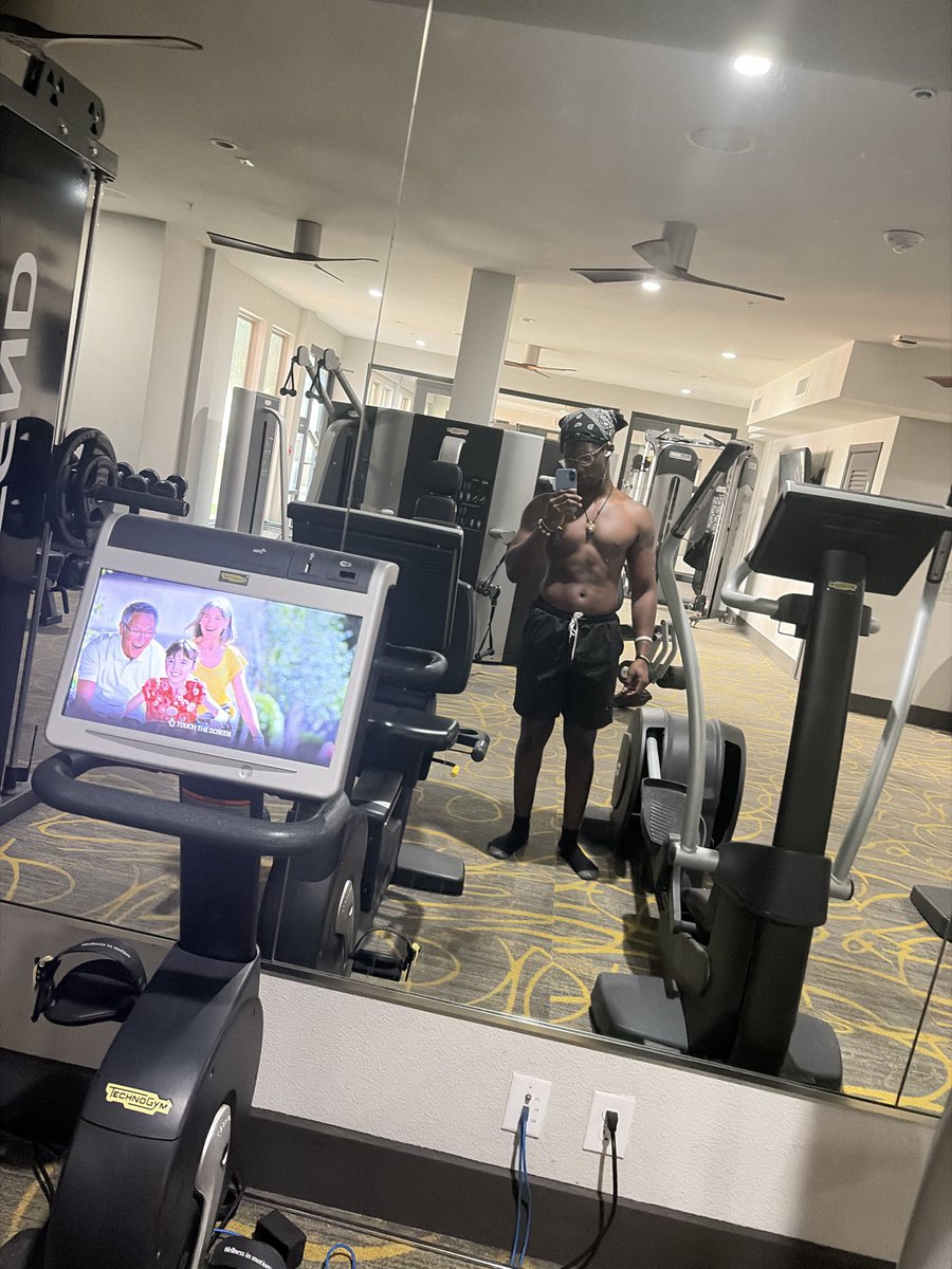 HungDaddyTop tweet picture