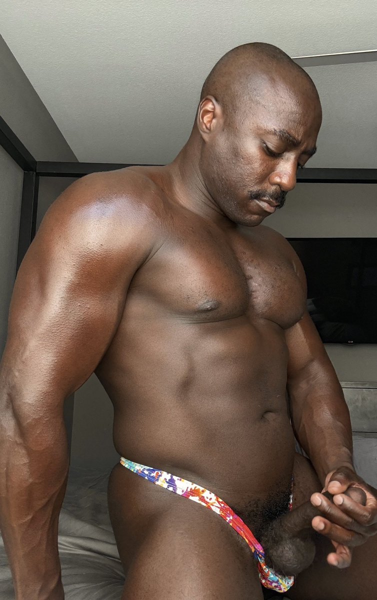 omegamusclebutt's tweet photo. Thinking about being on all fours and how much I love getting fucked. https://t.co/fXGvZw5hVG
