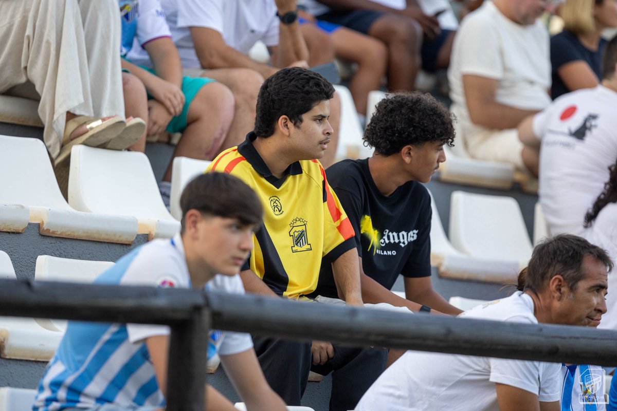 ittihad_fns's tweet photo. 📸| محل ما تلعب جمهورك يجونك ☝️💛

#النمور_في_إسبانيا | #الاتحاد_ملقا 🇪🇸 https://t.co/lAc8UcXdQs