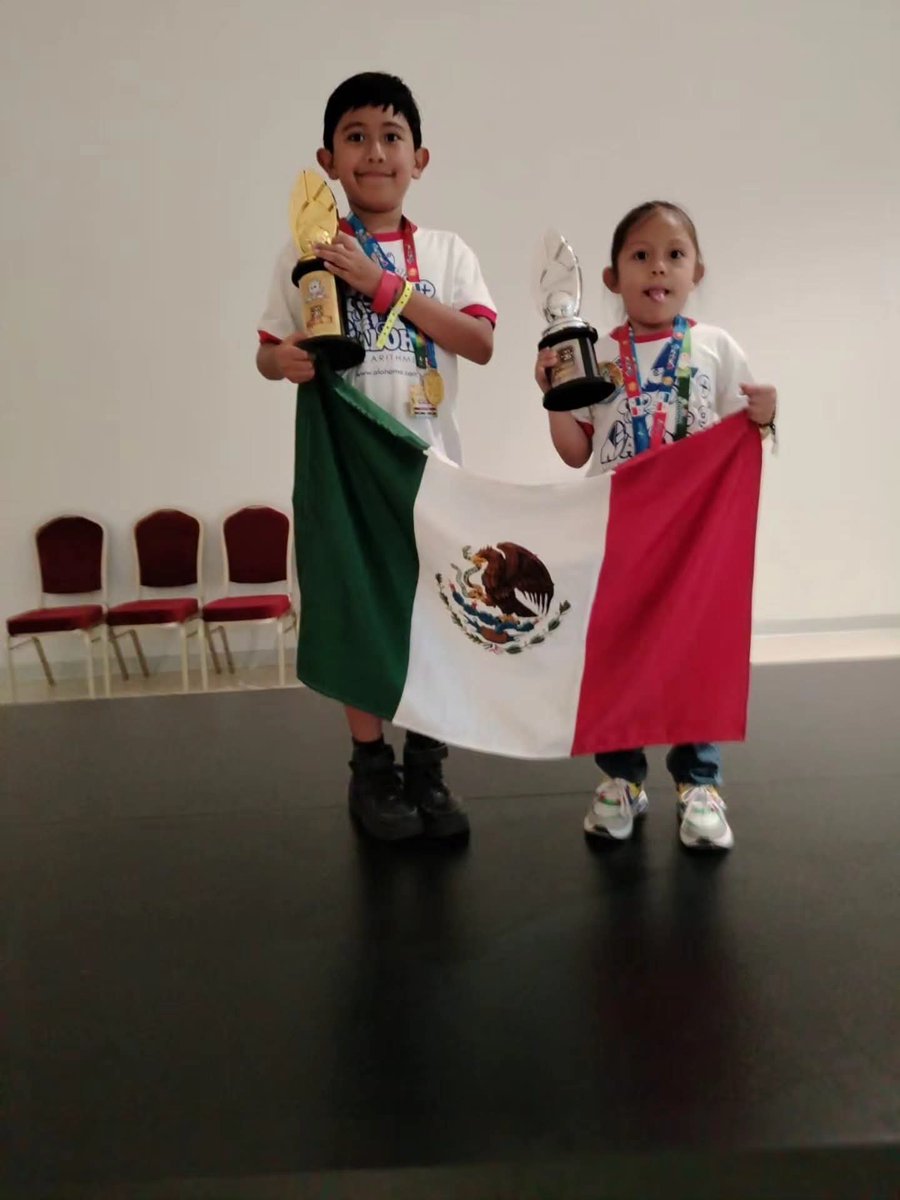 Mexicocampeon1's tweet photo. ¡Orgullo Mexicano! 🧠🏆 Kaleb Rivas Bautista (9 años) se consagra bicampeón mundial de cálculo mental y su hermana Mabel Rivas Bautista (5 años) obtiene el segundo lugar de su categoría Kinder tras resolver 70 ejercicios en 5 minutos en competencia internacional en Panamá
#México https://t.co/hMxODFotoQ