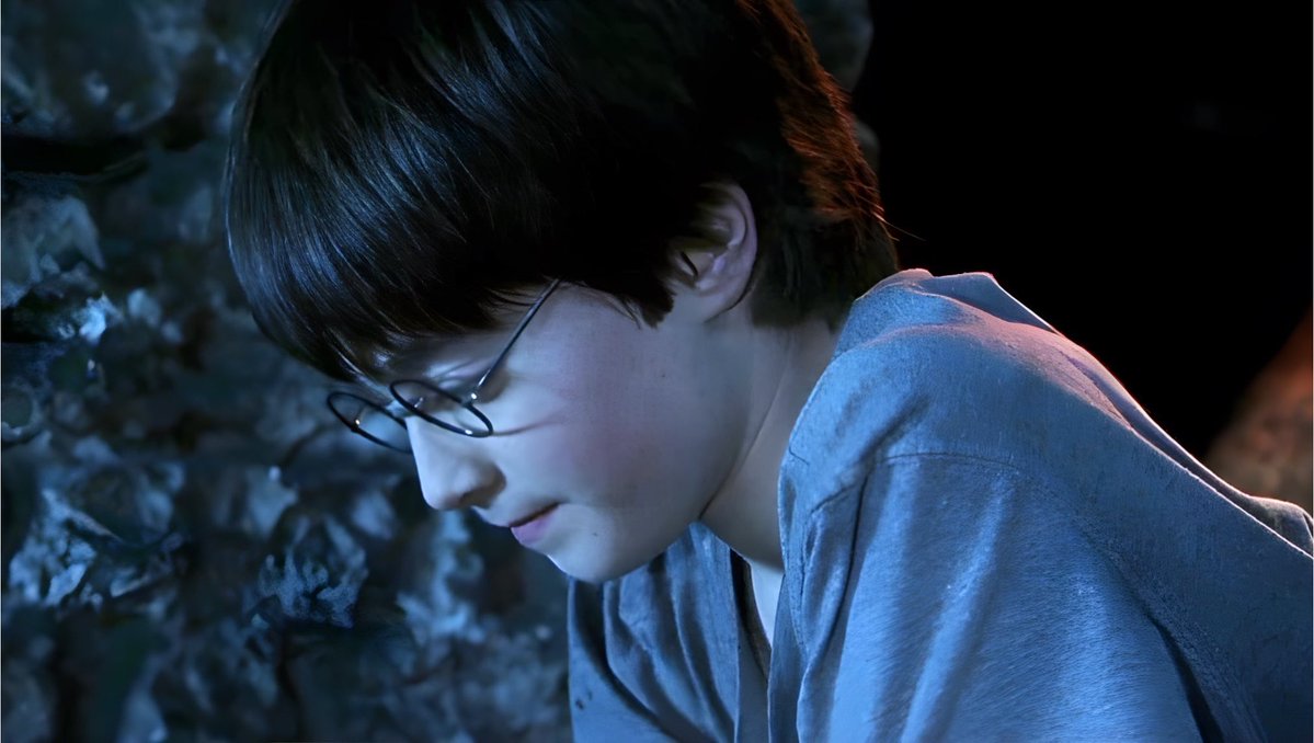 EiProfeta's tweet photo. Un día como hoy, en 1991, Harry Potter se entera de que es un mago y Hagrid le entrega personalmente su carta de Hogwarts.

Hoy es el único día en el que puedes compartir esto. https://t.co/m0yNHBV1OG
