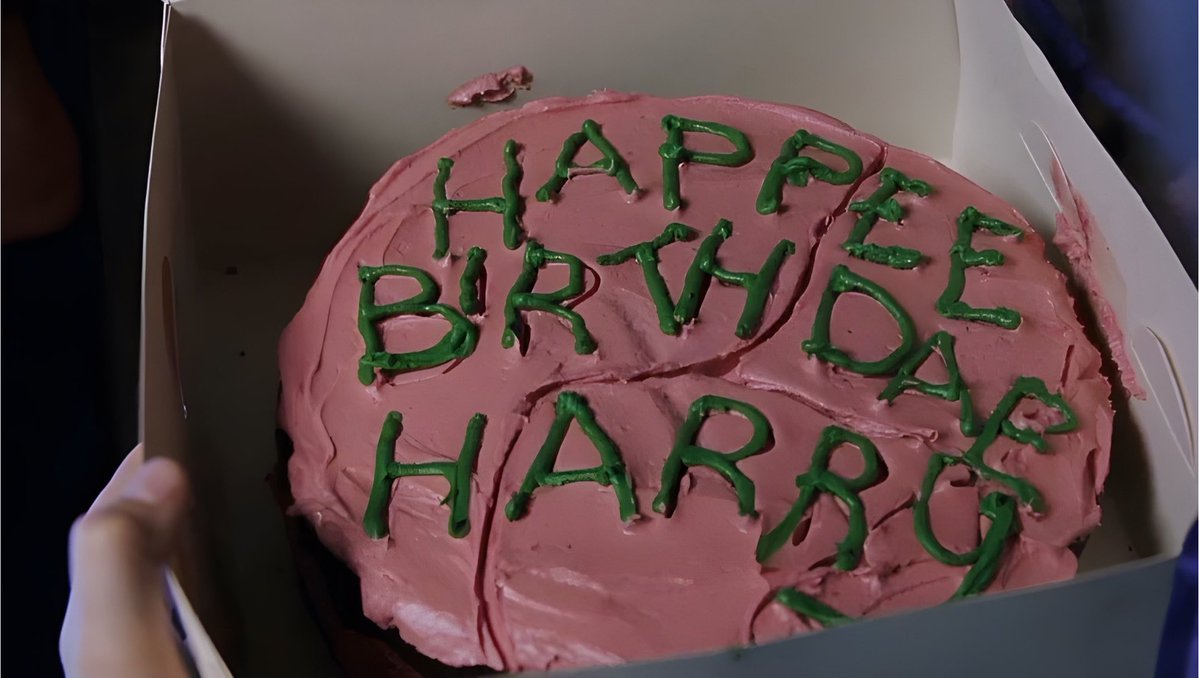 EiProfeta's tweet photo. Un día como hoy, en 1991, Harry Potter se entera de que es un mago y Hagrid le entrega personalmente su carta de Hogwarts.

Hoy es el único día en el que puedes compartir esto. https://t.co/m0yNHBV1OG