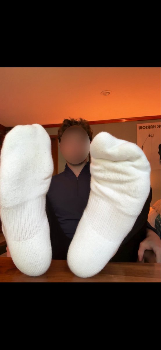 Andrew_sokk's tweet photo. Perfect day to worship perfect soles
#findomdrains
#findomalpha
#cashgod
#feetfetish https://t.co/ConZySQNUK