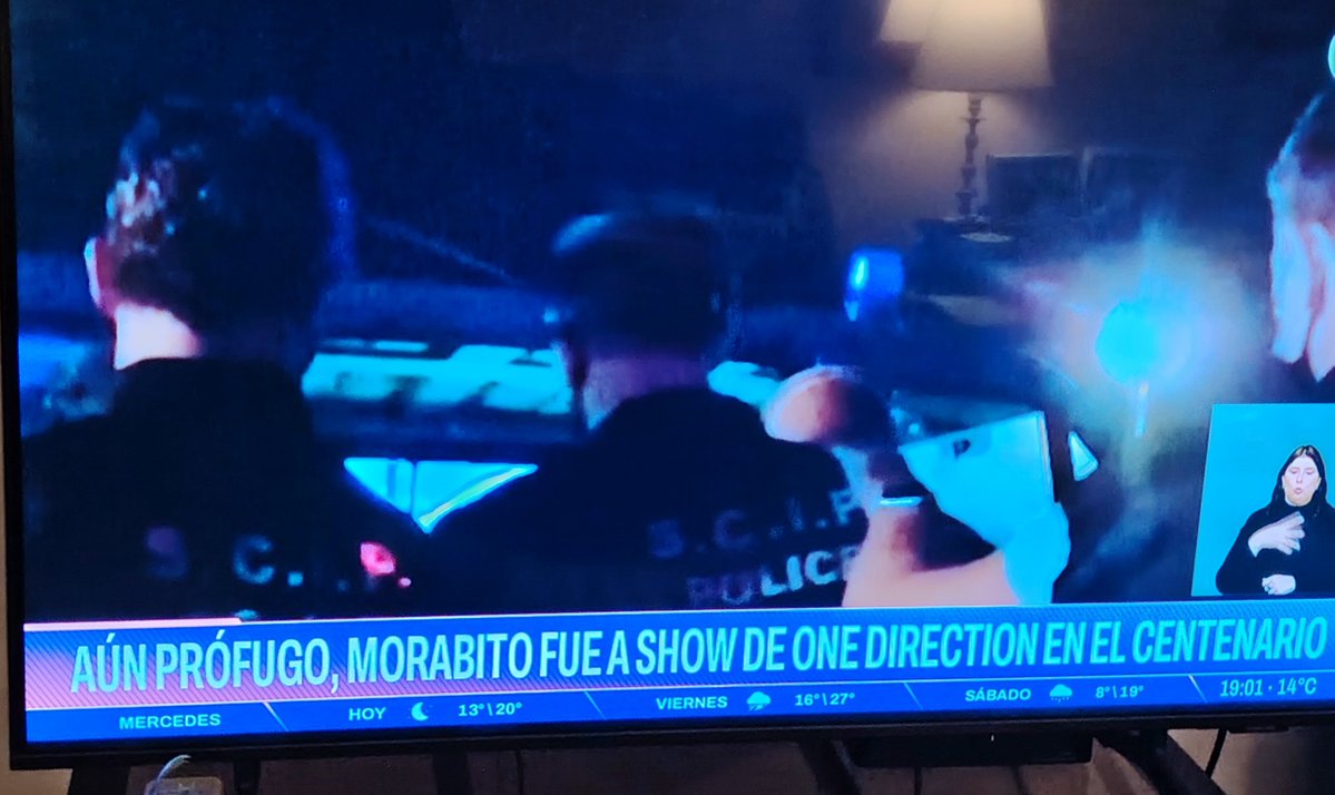 fossati_ma970's tweet photo. Insólito, aún prófugo acompañó a la hija a un recital en el Centenario https://t.co/3bkySznh3w