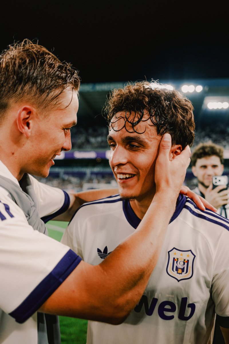 rscanderlecht's tweet photo. As one. π£βͺοΈ #ANDHAM https://t.co/drm2to42eB