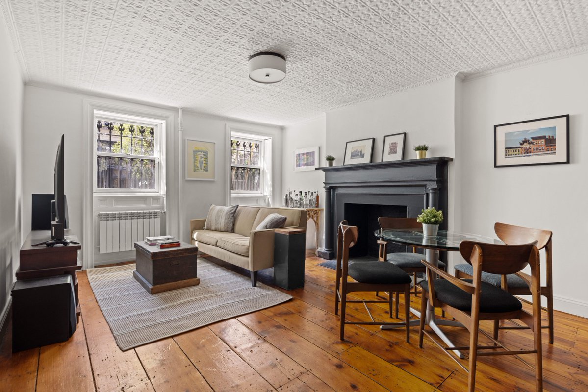 TalbottTeam's tweet photo. RENTED- 57 Middagh St Apt. 1

Off the market before we could post!!!

Congrats to our clients on another successful rental. As always it is a pleasure to work for your team. https://t.co/YpPJg33Qms