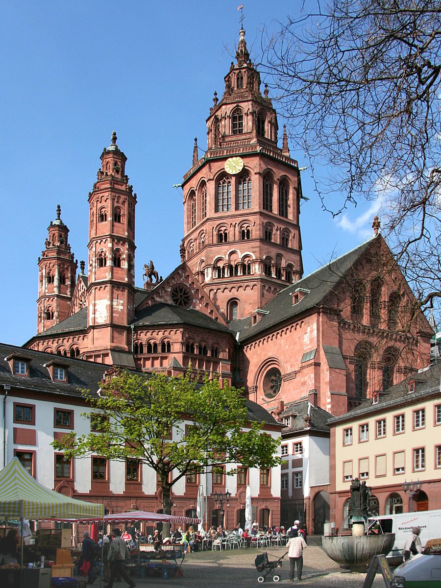 TheGrandPast's tweet photo. @OldWorldPlans Here is how it looks today.

It's not that the houses are small. It's more that the cathedral is truly enormous.

Photo Credit: Von Lothar Spurzem - Eigenes Werk, CC BY-SA 2.0 de, https://t.co/KCNPMwUzCu https://t.co/ghLqGeFJhO