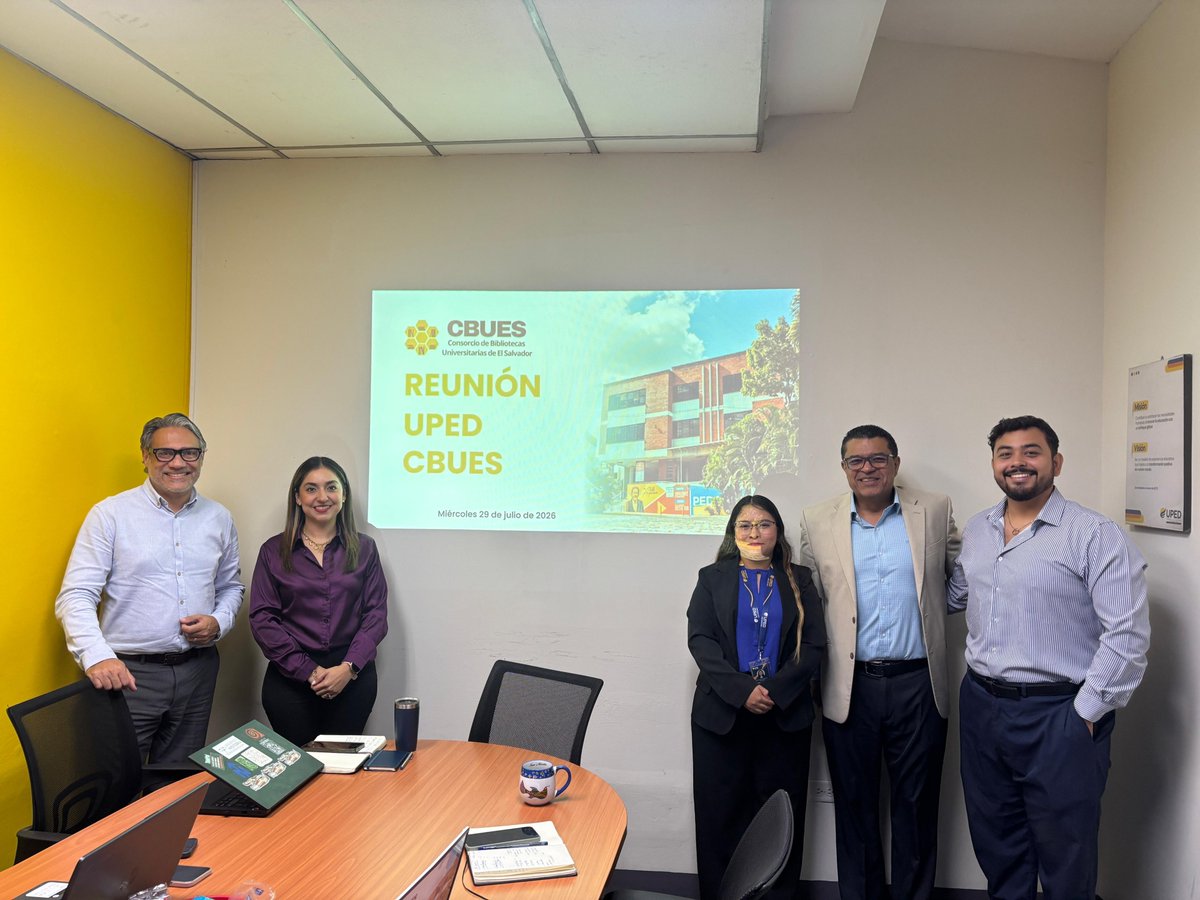 cbues_sv's tweet photo. 📚🤝 #CBUES realizó una visita institucional a la UPED, con la participación del vicerrector académico Luis Eduardo Rivera Cuellar y el Dr. José Eriverto Arquicia, fortaleciendo el diálogo sobre bibliotecas, investigación e innovación académica.
Más en: https://t.co/0KGtZudUXT https://t.co/mX5onmnUaO