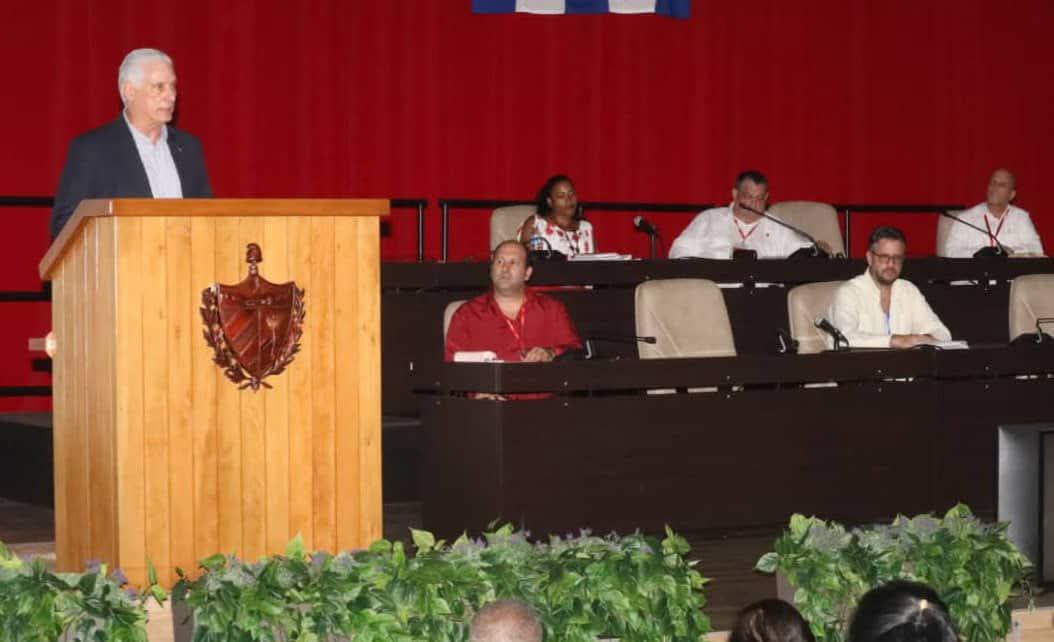 alfonso_noya's tweet photo. .@DiazCanelB en @AsambleaCuba: «el camino es difícil pero la voluntad de vencer es inquebrantable».

#CubaVencerá ✊🇨🇺 https://t.co/HkNFvTIbQH