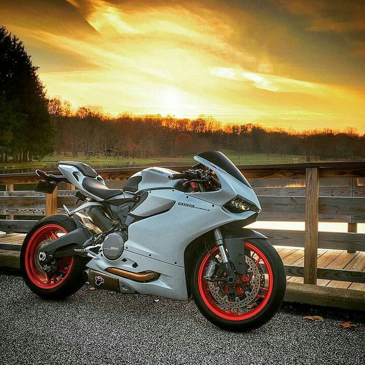 MoreMotorcycles's tweet photo. #Ducati Panigale 899 https://t.co/pfaoKiMVD1
