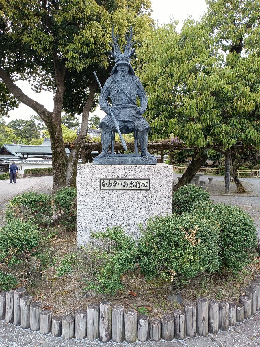 shinnosukeshiro's tweet photo. 城の散歩道
　武将・偉人⑲
本多忠勝
1️⃣岡崎城
2️⃣桑名城 https://t.co/ZCu9JUOzRH