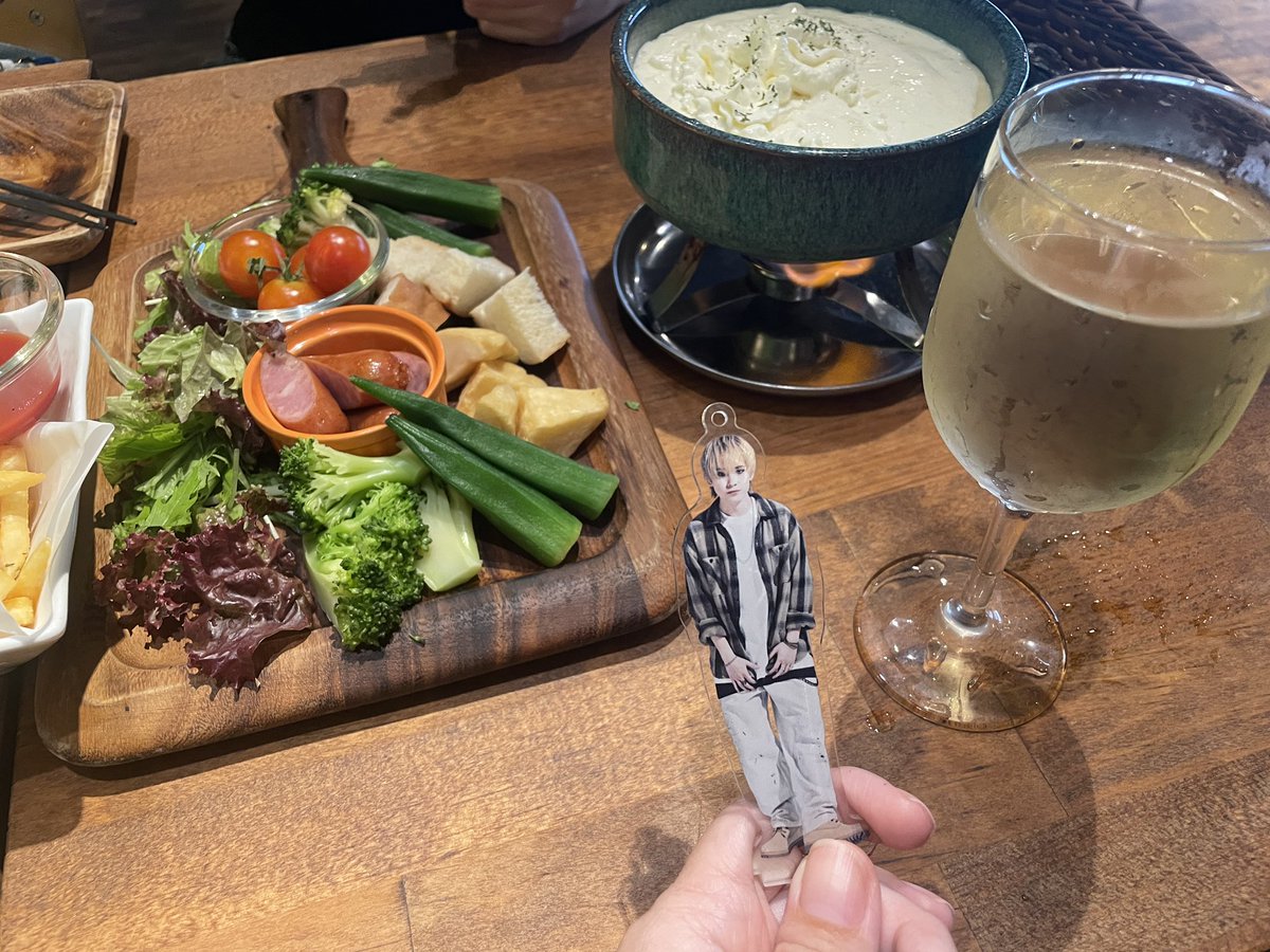 n_SPYAIR's tweet photo. 推し活女子会YOSUKEバースデー前夜祭🧡朝から晩まで、てんこ盛りの幸せな1日だったなあ☺️
ぴすちゃん本当に1日付き合ってくれてありがとう🫶💕
JLTまで頑張って生き抜く力を注入できたよ！！

@kmiao710 https://t.co/ffkkDnNEel
