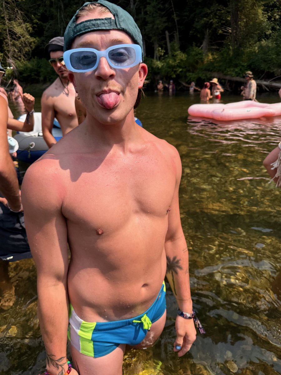 zackishabrown's tweet photo. who wants to go for a swim? https://t.co/ZVflmd4XIV