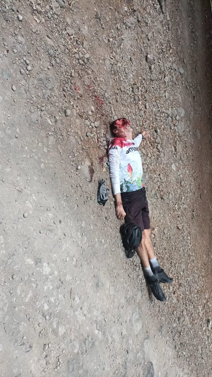 OlguinMayorgaP's tweet photo. Dolor de Patria ver como este gobierno dejó el país lleno de MASACRES. 

En el #Cauca: asesinan a tres ciclistas en la vía entre #Silvia y #Totoró https://t.co/UuuGueno9K