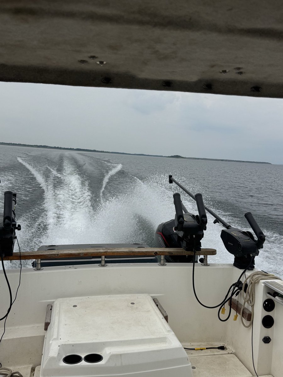 Zink283770's tweet photo. It’s a good day for the lake https://t.co/Usskxi3WBv