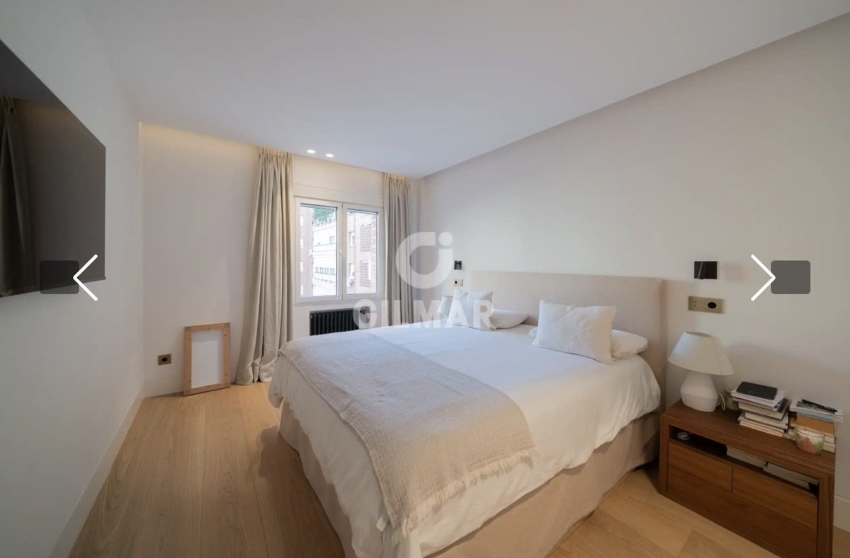 R3dsonj's tweet photo. @JoseMGarrido ¿Por qué en una de las habitaciones la mesilla que se ve con objetos personales es solamente la de la derecha y en la otra habitación es solamente la de la izquierda? ¿Utilizan habitaciones separadas? https://t.co/yN2DFjKnZA
