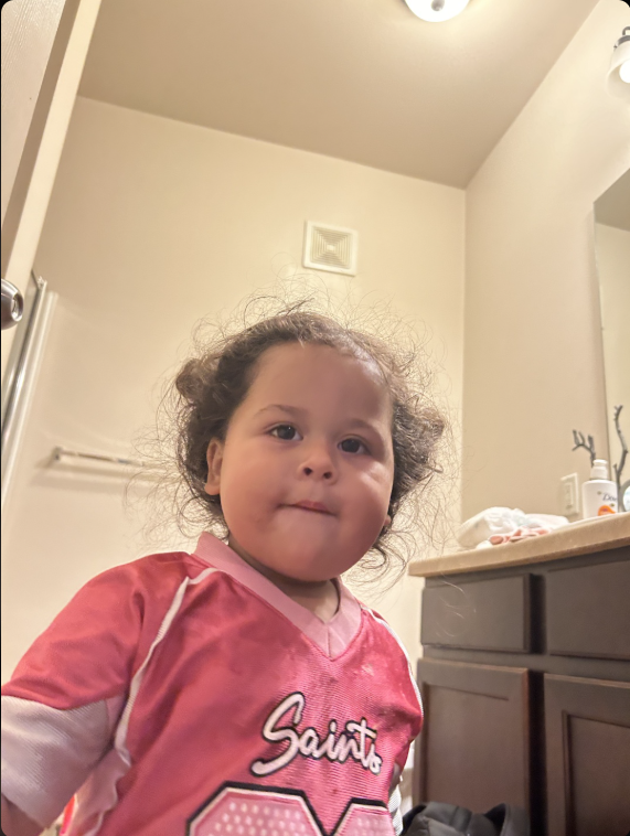 Iamtomblake's tweet photo. I'm having too much fun with MiniMax's H3 in Early Access!
Using the new Omni Reference, I used a candid photo of my Admin and used the edit feature to change the background and setting. It nailed it and the audio!
@Hailuo_AI #MiniMaxH3 https://t.co/XF8NtwHN8O