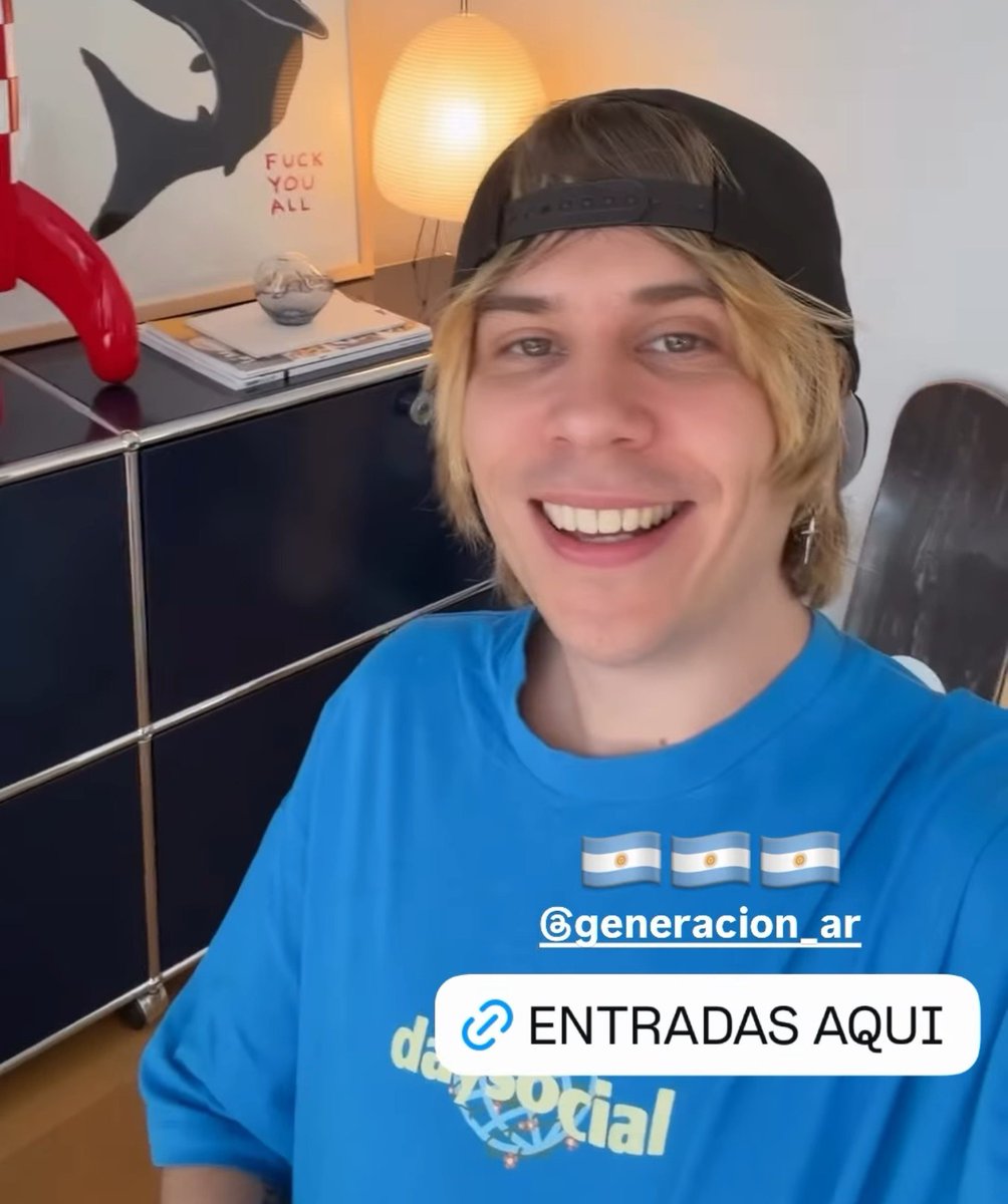 rubiuhfernet's tweet photo. la cara de felicidad que tiene rubius hablando del show en argentina TE AMO MI AMOR https://t.co/IM8AHpTvzB