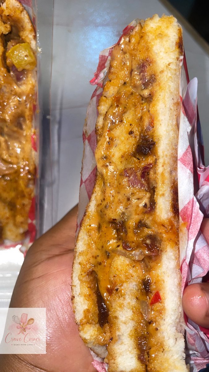 thecravecornerr's tweet photo. Our famous “suya sandwich”😝😍 and jsyk the suya is freshly made‼️ https://t.co/a0UhgC0fZ9
