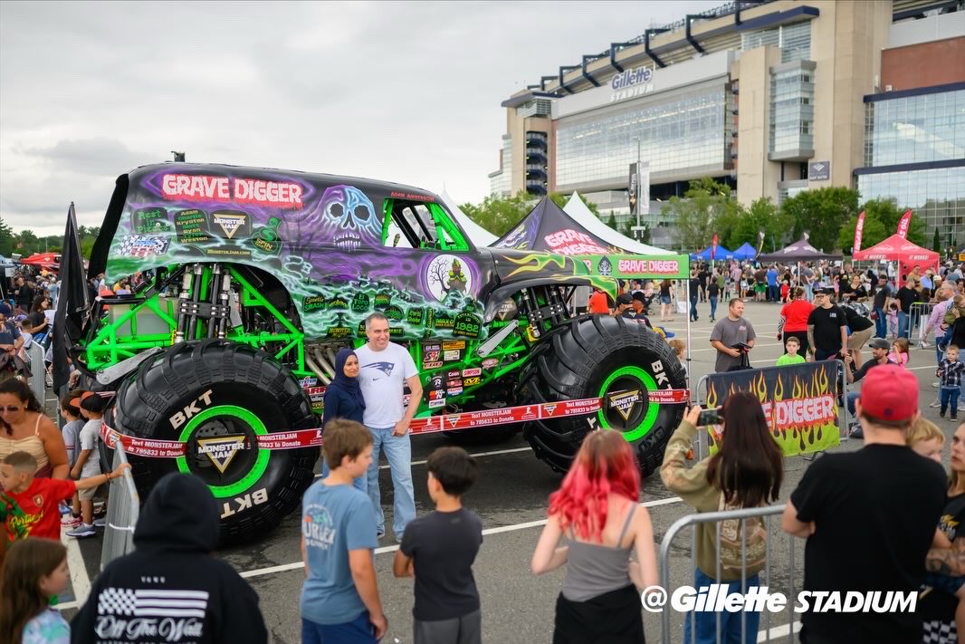 GilletteStadium's tweet photo. Pit Party✅ Main event up next! https://t.co/8zf9v0iGla
