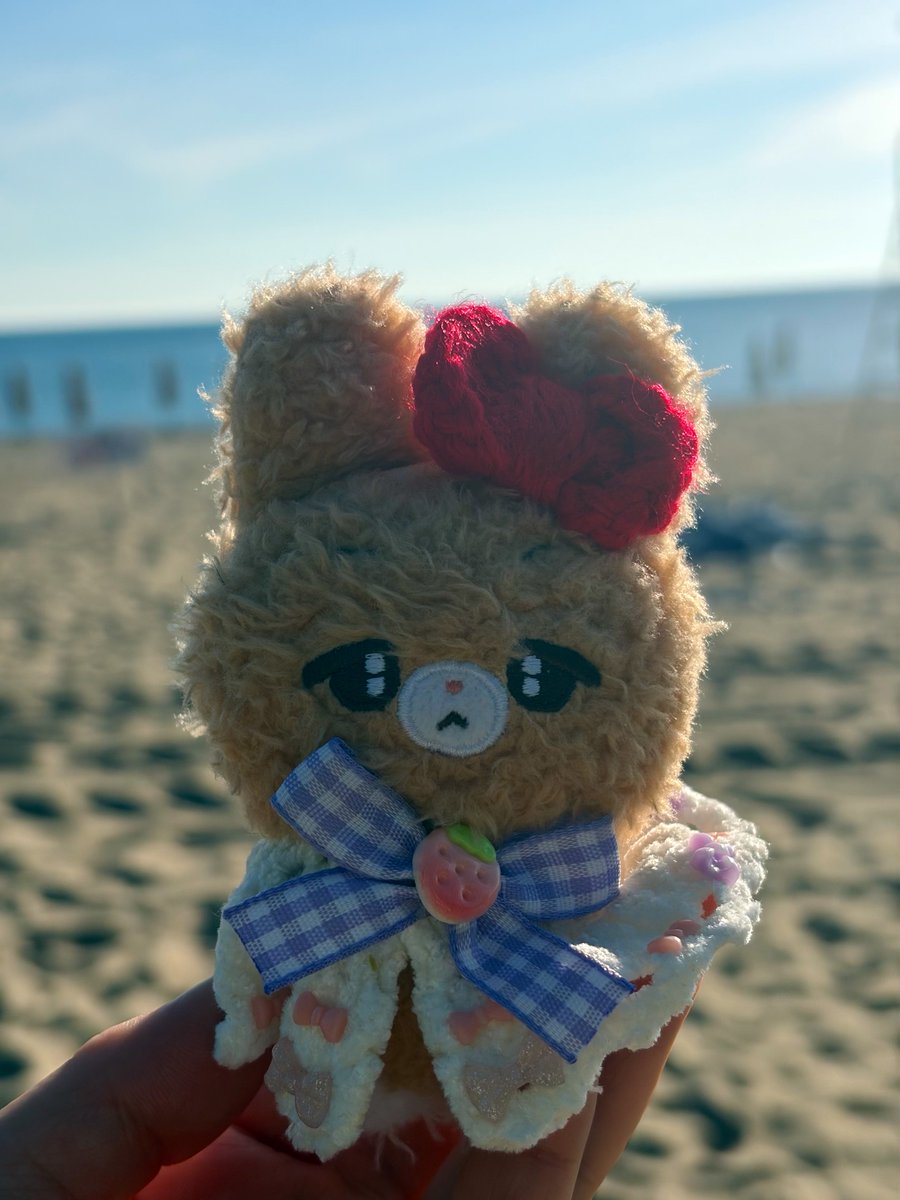 bbongsong47's tweet photo. 토섭 공주랑 바다 도착🌊🐰🩵 https://t.co/tWucg3IS9b
