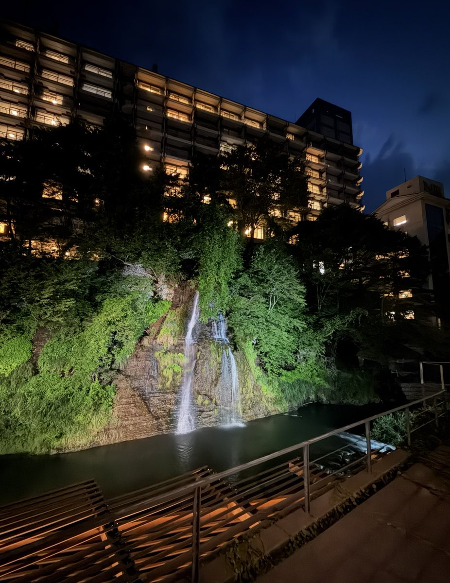 chonchonrinrin's tweet photo. 屋外ドックラン・屋内ドックランを備えており、わんわんラウンジや湯上りラウンジ、夜景の綺麗な滝見ラウンジで、お酒やジュース、コーヒーやアイスなど飲み放題。くつろぎのスペースに嬉しいサービスです😄
 #愛犬と旅行  #わんこ旅   #愛犬と旅
 #ポメラニアン  #大江戸温泉わんわんリゾート那須塩原 https://t.co/Ghz7Nd2Oxo