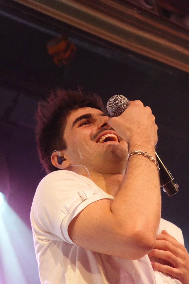 _guiltyasin's tweet photo. esa sonrisa que solo se logra cuando estás cumpliendo un sueño. Te amo Martin https://t.co/V3fbJDXAqQ