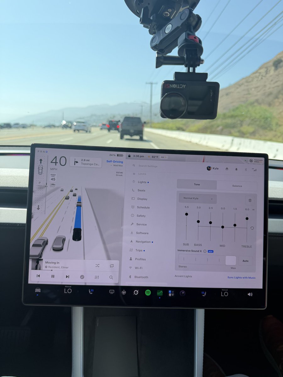 itskyleconner's tweet photo. Model Y L sound system is insanely good 😳 

Huge bass and no annoying reverb like some recent Tesla systems https://t.co/UmYE7wgg7O