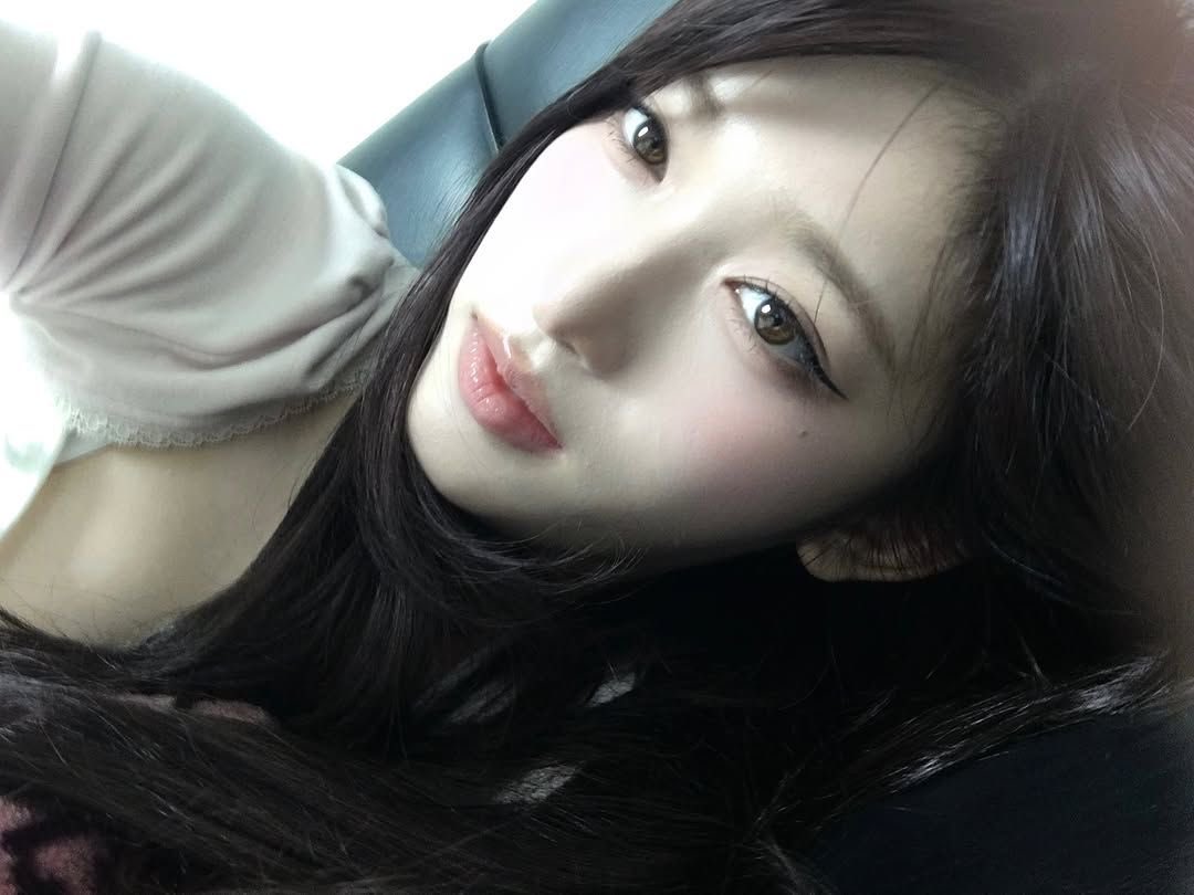 stella2ux's tweet photo. looking for oomfs to talk about ive with… pls dm! 🥹 https://t.co/bUBVDSnGec