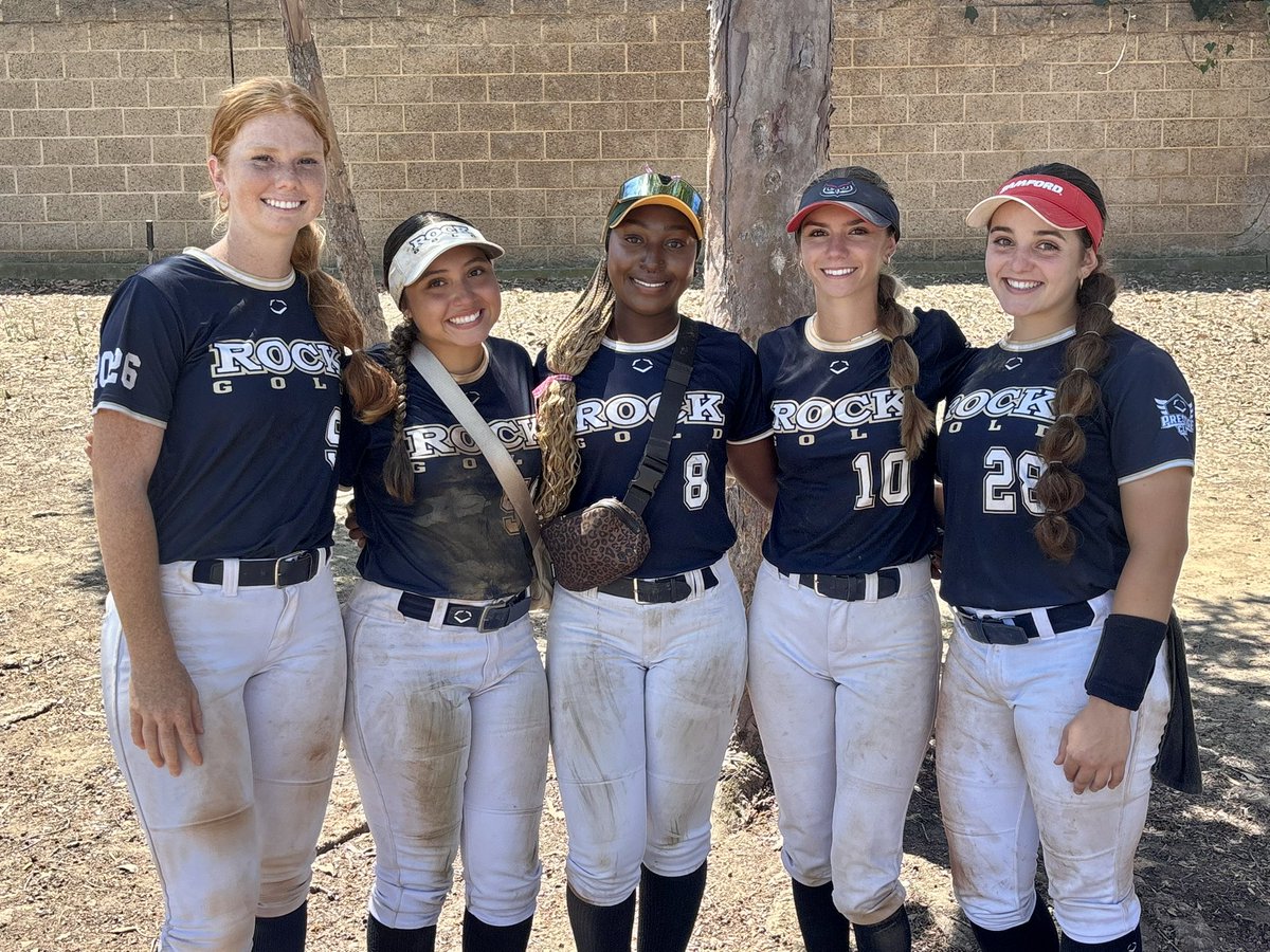 BasenSam's tweet photo. Played my last travel ball tournament in California. So proud of my girls competing until the very end! Big thank you to my parents for always supporting me in the stands❤️ So excited for my next chapter with @FAUSoftball!! https://t.co/9lNibmqEKj