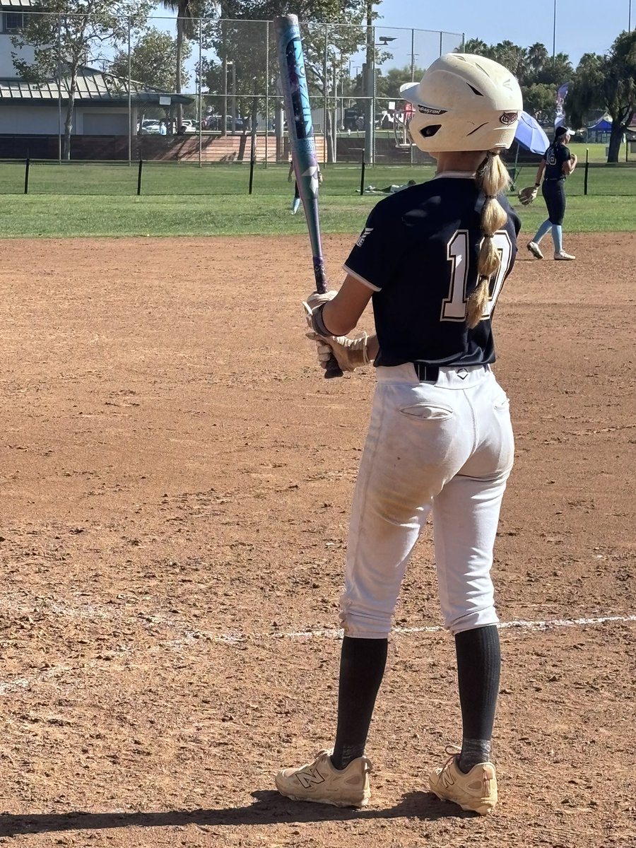 BasenSam's tweet photo. Played my last travel ball tournament in California. So proud of my girls competing until the very end! Big thank you to my parents for always supporting me in the stands❤️ So excited for my next chapter with @FAUSoftball!! https://t.co/9lNibmqEKj