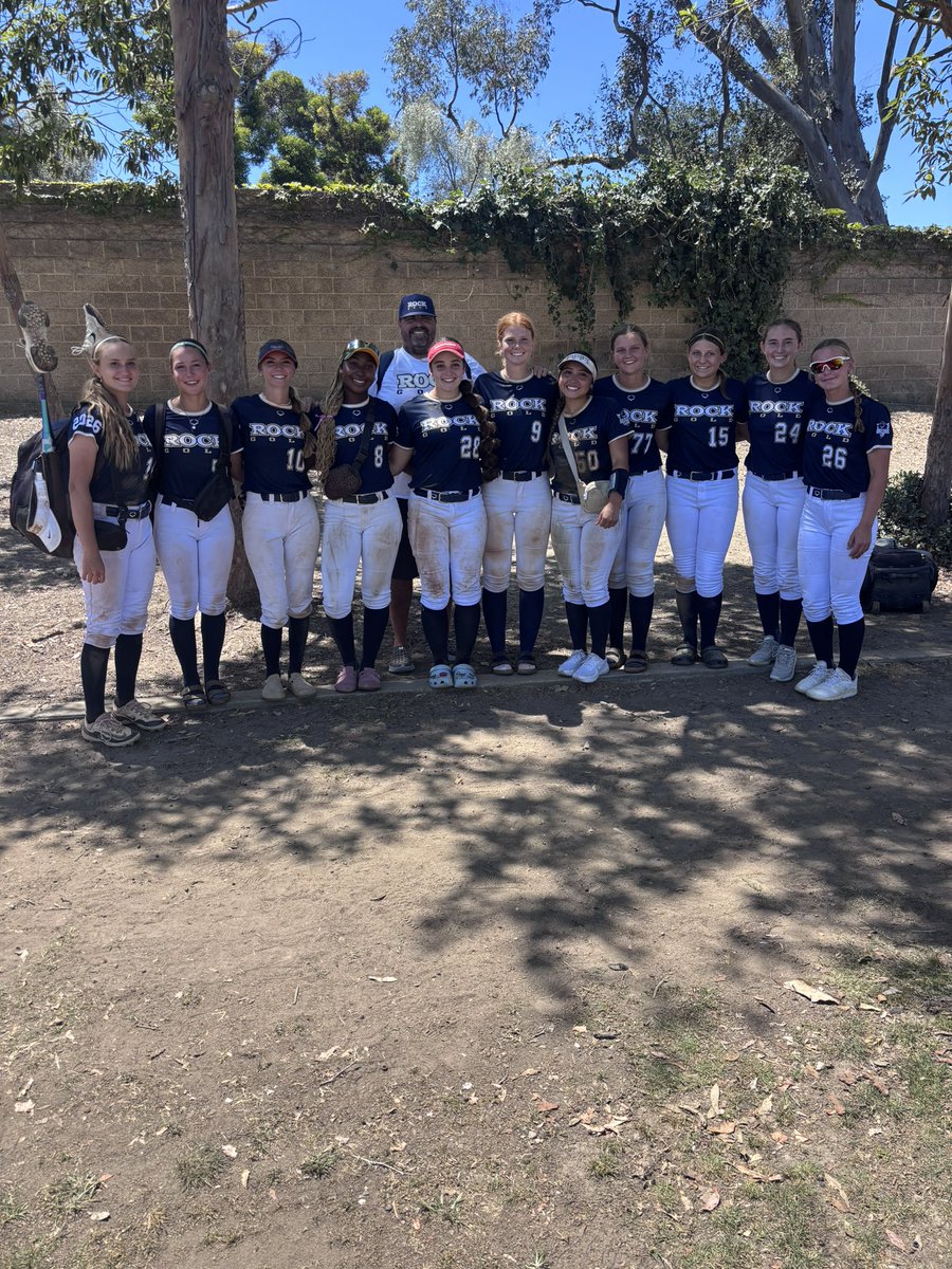 BasenSam's tweet photo. Played my last travel ball tournament in California. So proud of my girls competing until the very end! Big thank you to my parents for always supporting me in the stands❤️ So excited for my next chapter with @FAUSoftball!! https://t.co/9lNibmqEKj