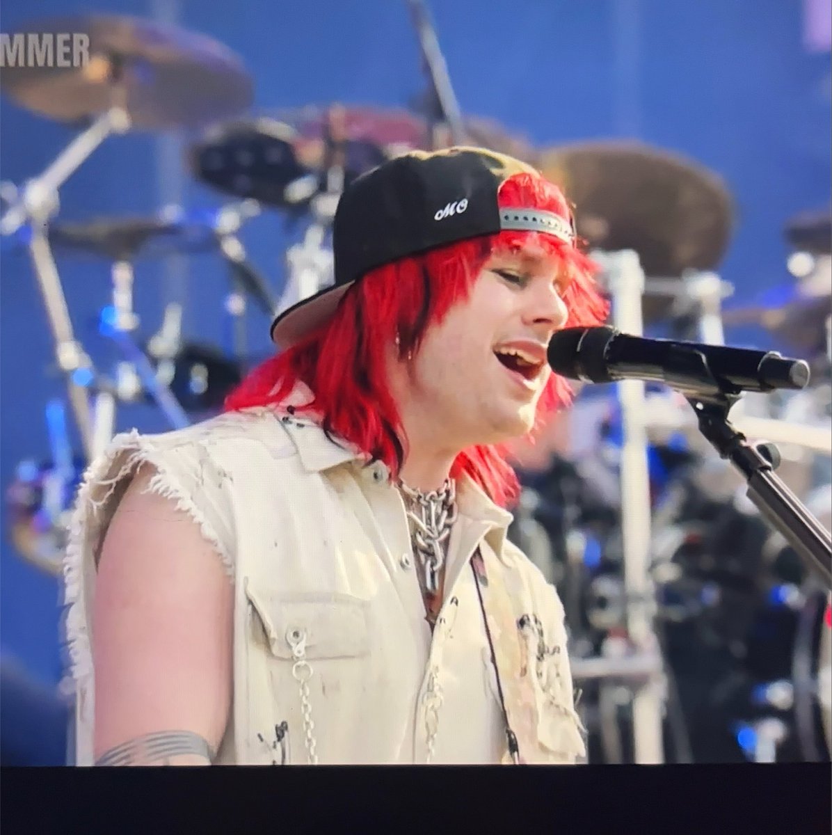 st4rorion's tweet photo. michael clifford, you are the coolest person to ever exist https://t.co/sGrND1FhmU
