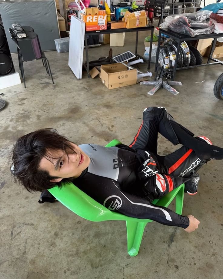 mypawatspace's tweet photo. Day 212/365
sending lots of good luck and positive energy your way 🤍🏍️
may today be filled with smooth rides and great moments 🖤✨
take care, stay safe, and have a beautiful day ahead 🥺☀️

#ohmpawat #ยิ้ม5พันของโอมภวัต
#โอมภวัต
@ohmpawatt https://t.co/dm33Utsk8o