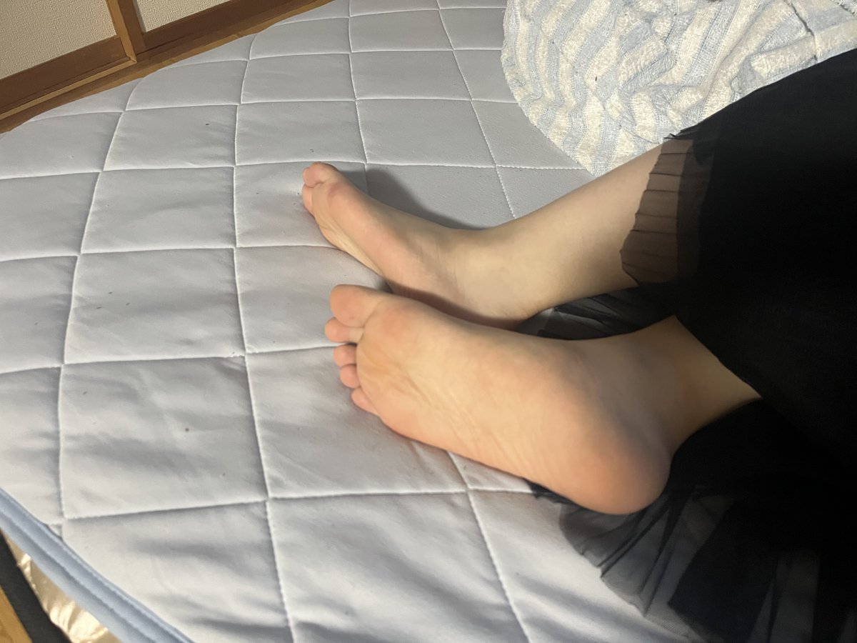 seirogan0331's tweet photo. ���ねんね中

#feet  #foot  #sole  #soles  #足裏  #足フェチ  #脚底  #足控 #발바닥 #발 https://t.co/sRlhc9mRwB