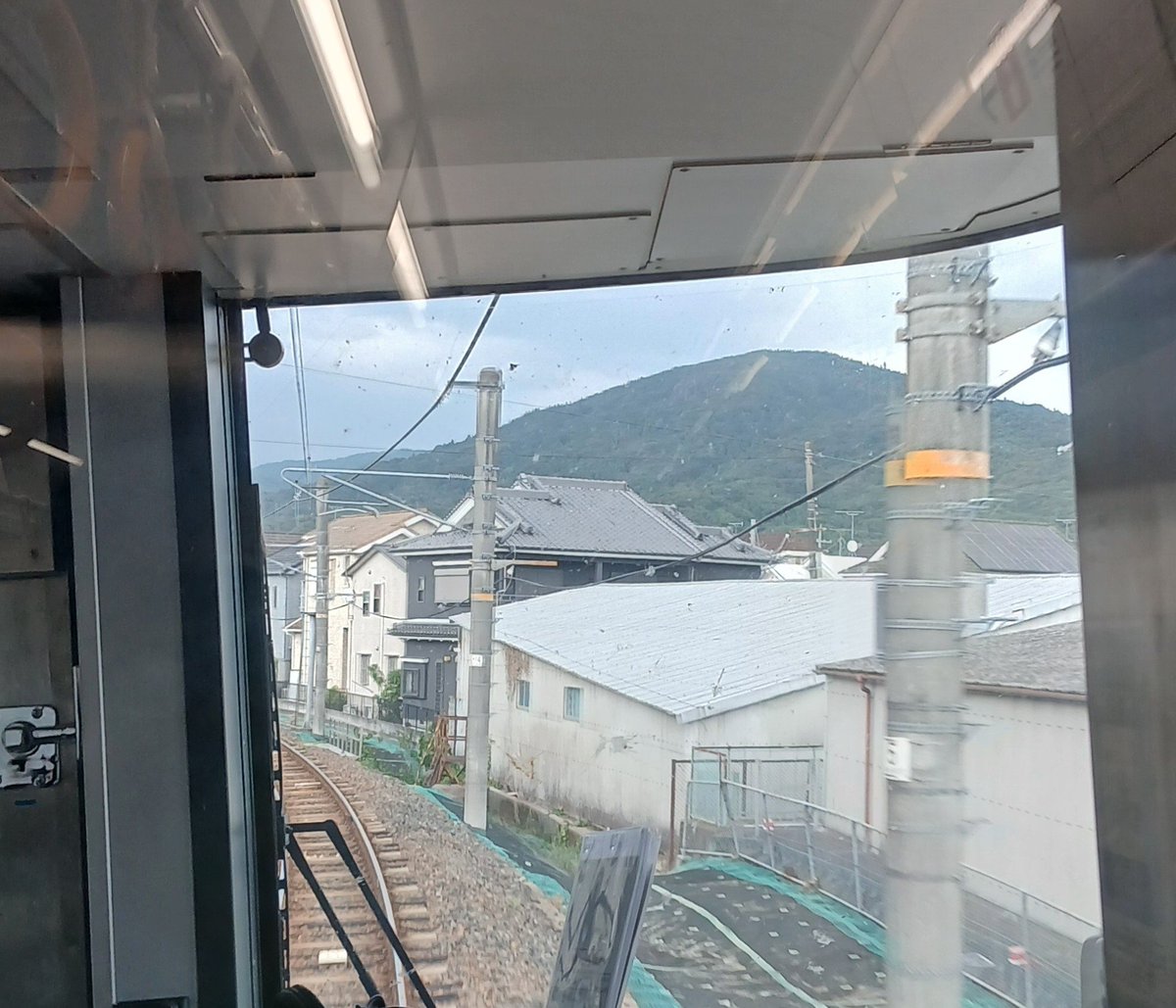 aikawa_aita's tweet photo. JR桜井線　車窓から史跡巡り

三輪山が見えてくると、三輪駅はもうすぐ

麓には三輪山を御神体とする大神神社がある

駅から徒歩5分で行けるというので、途中下車してお参りする https://t.co/0EGeLChCtI