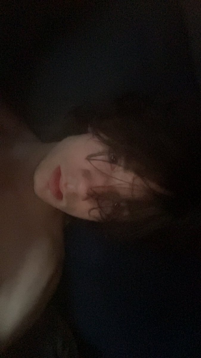 renrenren900k's tweet photo. hey you’re pretty cute https://t.co/7Q9Hd4OC3t