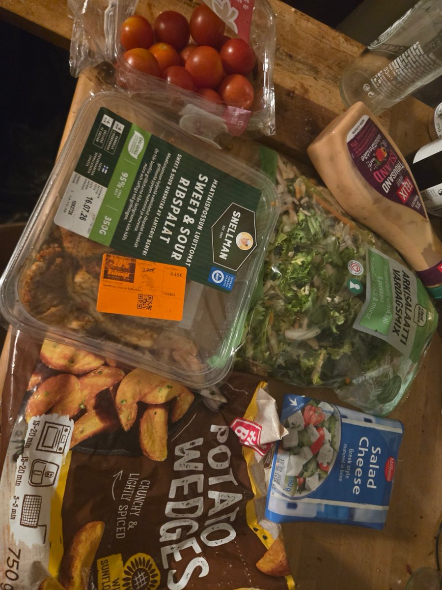 DigitalTA's tweet photo. Discounted #rib pieces with #potato wedges and legally distinct not #feta salad. Some Spanish red #wine with them
#cooking #cookingwithtatu #omnomnom #food https://t.co/F1qhJ1N3Jb