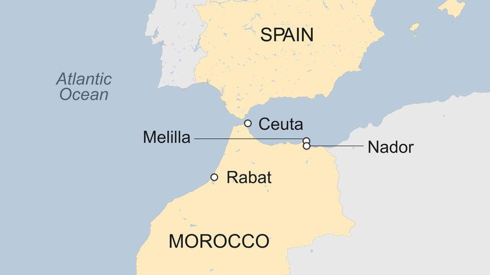 Megatron_ron's tweet photo. 🇲🇦🇮🇱🇪🇸 The Moroccan regime is openly cooperating militarily with Israel

They are helping Israel with arms shipments

Both countries also have joint military exercises very often

Someone organized those men and lied to them that they were about to leave for Spain, even though Ceuta is physically cut off from mainland Spain.

But Who?

Not long ago Spain refused to accept ships carrying weapons destined for Israel into its ports. 

Those ships were accepted by Morocco. 

Someone wants complete control of the Strait of Gibraltar now that the Red Sea is closed to Israeli ships. Guess who it is?