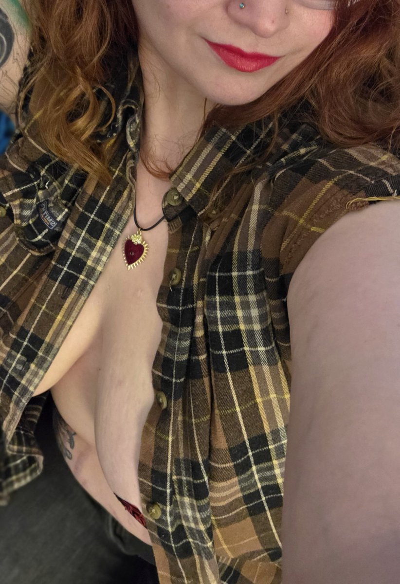 LittlePetRed's tweet photo. Trying out pasties for the first time https://t.co/mAx0NEXLUT