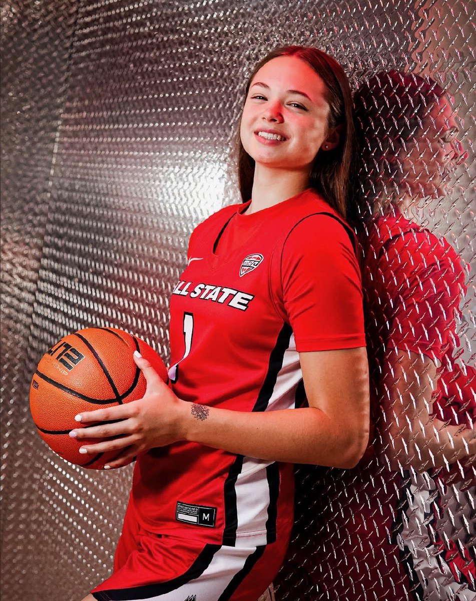RyleighThrapp's tweet photo. Thanks @BSUCoachBrady , @MoriahMonaco &amp; the rest of the @BallStateWBB staff for the great unofficial visit!! ❤️🤍#BallState #Offered #ChirpChirp @bignutgirlshoop @Legends_Bball 🟦🟨@BryceMcKey https://t.co/u2AAQrhhOm
