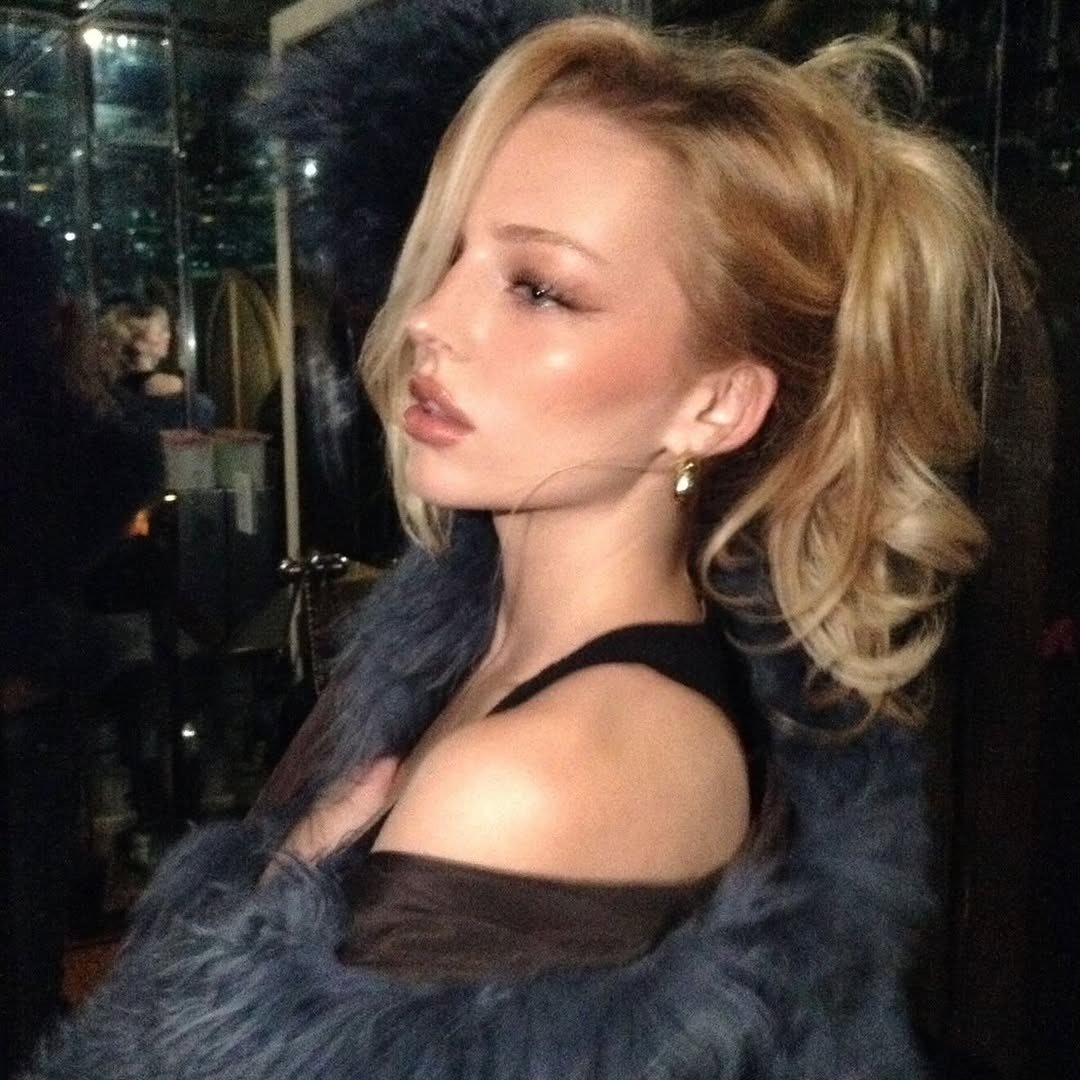 parisrow tweet picture