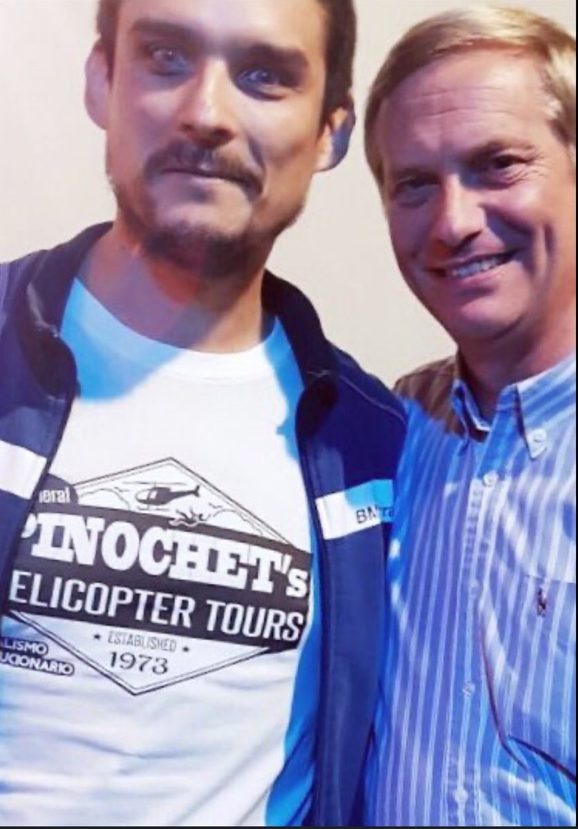 elchinotuertogo's tweet photo. @rodolfocarter @GabrielBoric De esta foto de tu presdidente con un veneco delincuente fascista nunca dijiste ni pio. Derecha hipócrita https://t.co/9WntxIFqUq