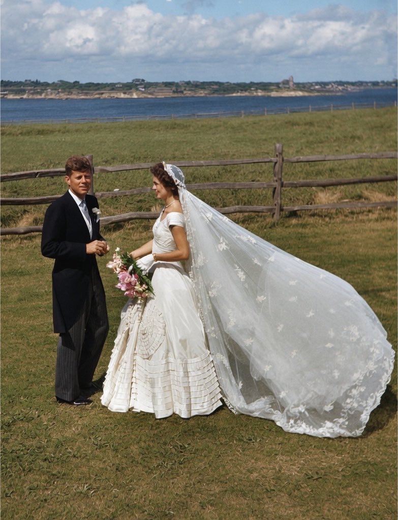 modernhistory's tweet photo. John F. Kennedy and Jackie O. on their wedding day, 1953 https://t.co/q849KjLcGU